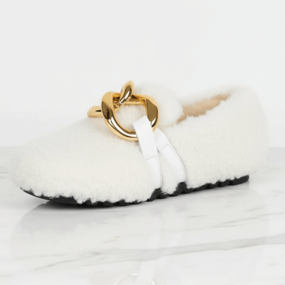 CozyGleam – Plush Faux Fur Cozy Shoes med Guldspänne och Teddy-Textur för Hem och Utomhus
