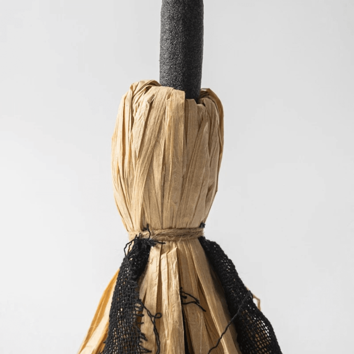 WitchGlide – Animerad Häxbroom Halloween Dekoration med Ljud och LED-ljus