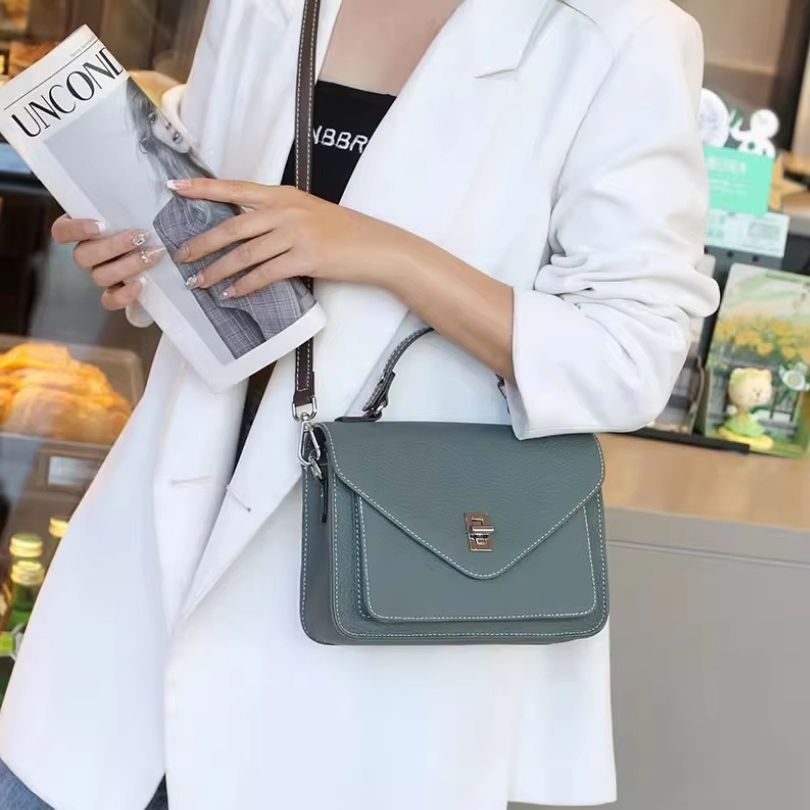 Amoria - Elegant Crossbody-väska i Läder för Kvinnor