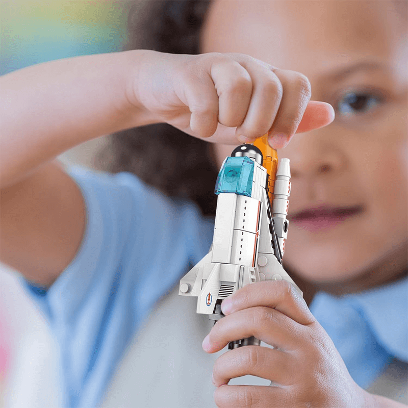 AstroPlay - Byggsats för Rymdraketer med Astronautfigur och Startrampsblock för Barn
