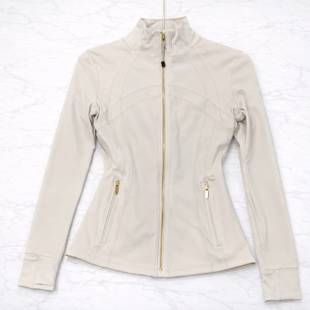 SilkMotion – Slim-fit yoga- og treningsjakke med glidelås, hurtigtørkende materiale og fleksibel passform for aktiv hverdagsbruk