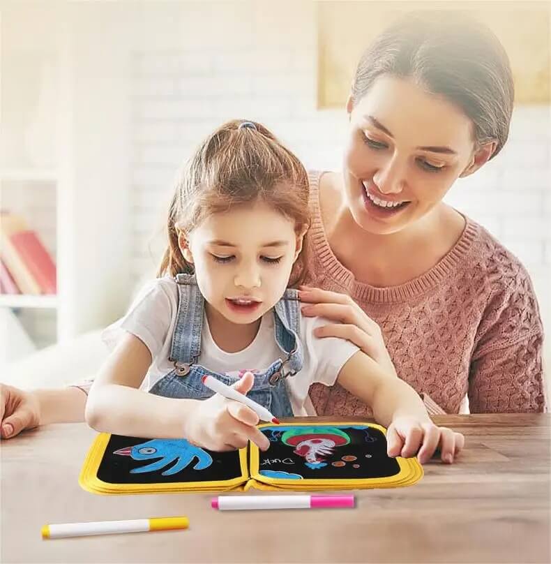 DoodleBloom – Återanvändningsbar Ritbok för Barn | Torkbar & Bärbar Kreativitet med Magisk Penna