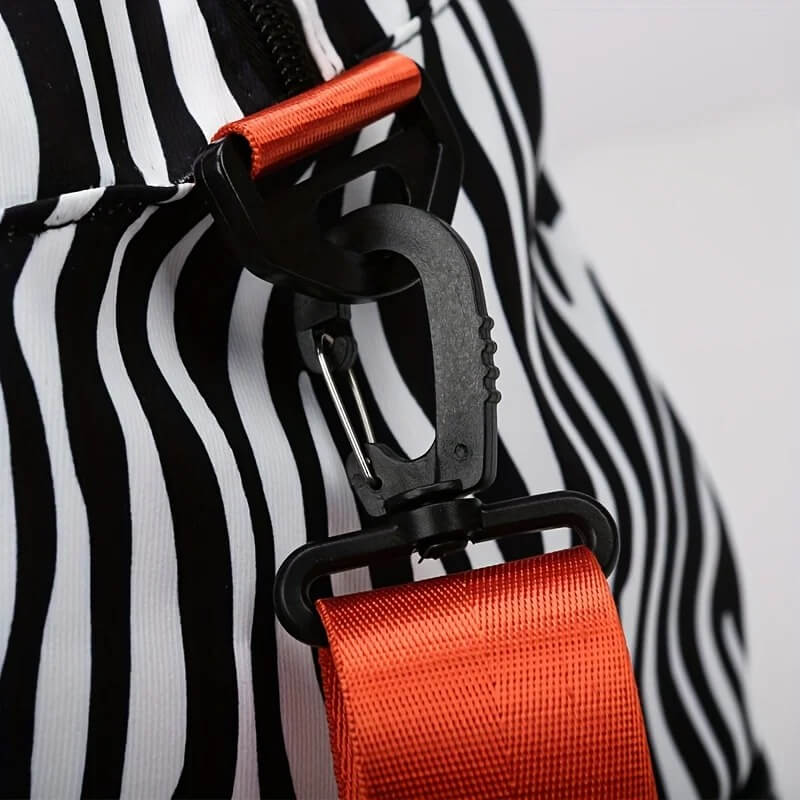 SafariStyle – Resväska i Djurmönster | Mångsidig Axelväska för Träning och Weekendresor