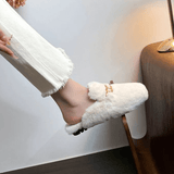 TeddyFinesse – Eleganta Faux-Fur Mule Tofflor med Guldkedja & Plyschig Komfort för Inomhus och Lätt Utomhusbruk