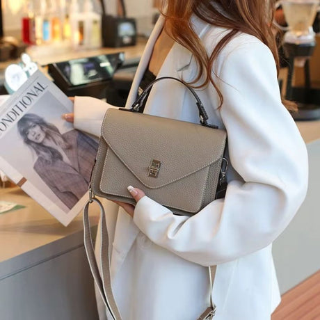 Amoria - Elegant Crossbody-väska i Läder för Kvinnor
