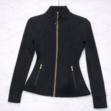 SilkMotion – Slim-fit yoga- og treningsjakke med glidelås, hurtigtørkende materiale og fleksibel passform for aktiv hverdagsbruk