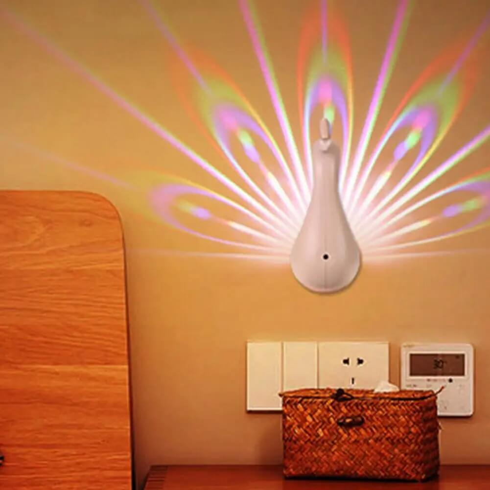 PeacockGlow – Fjärrstyrd Peacock Projektorlampa med Färgglad Atmosfär | Kreativ Nattlampa för Sovrum och Hem