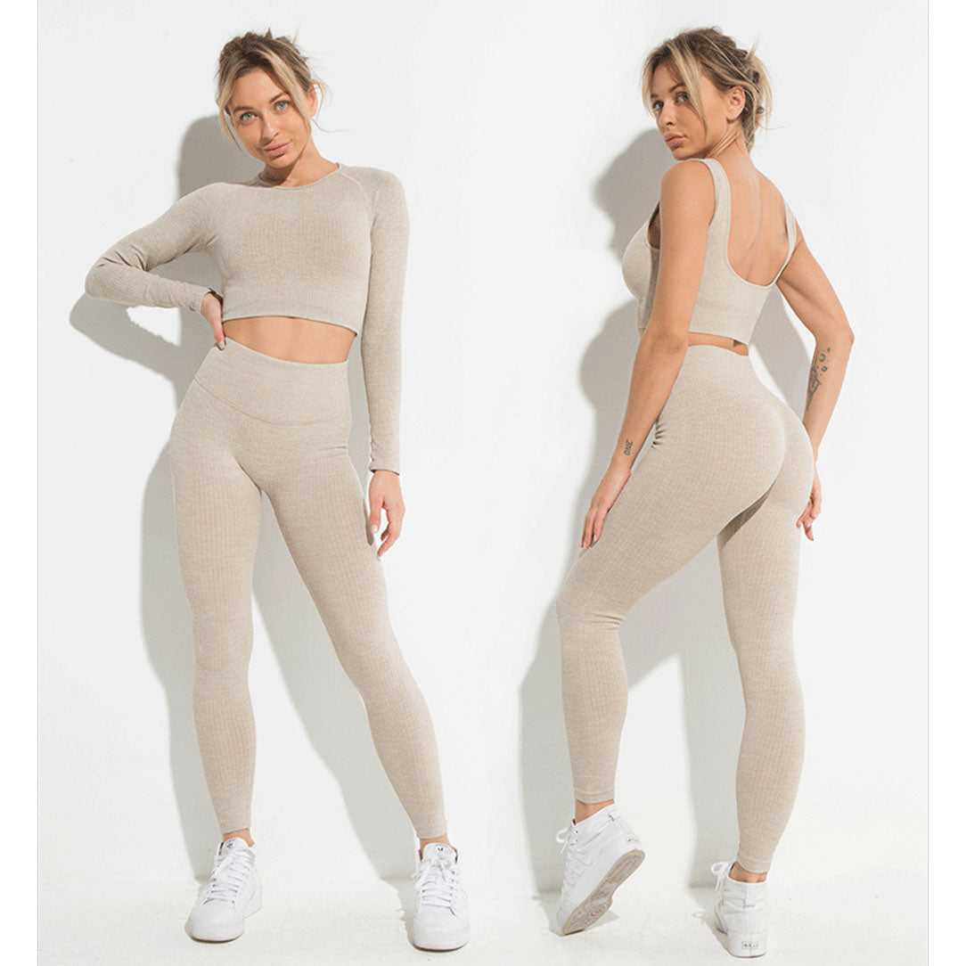 Ensemble de sport avec haut au choix pour femme