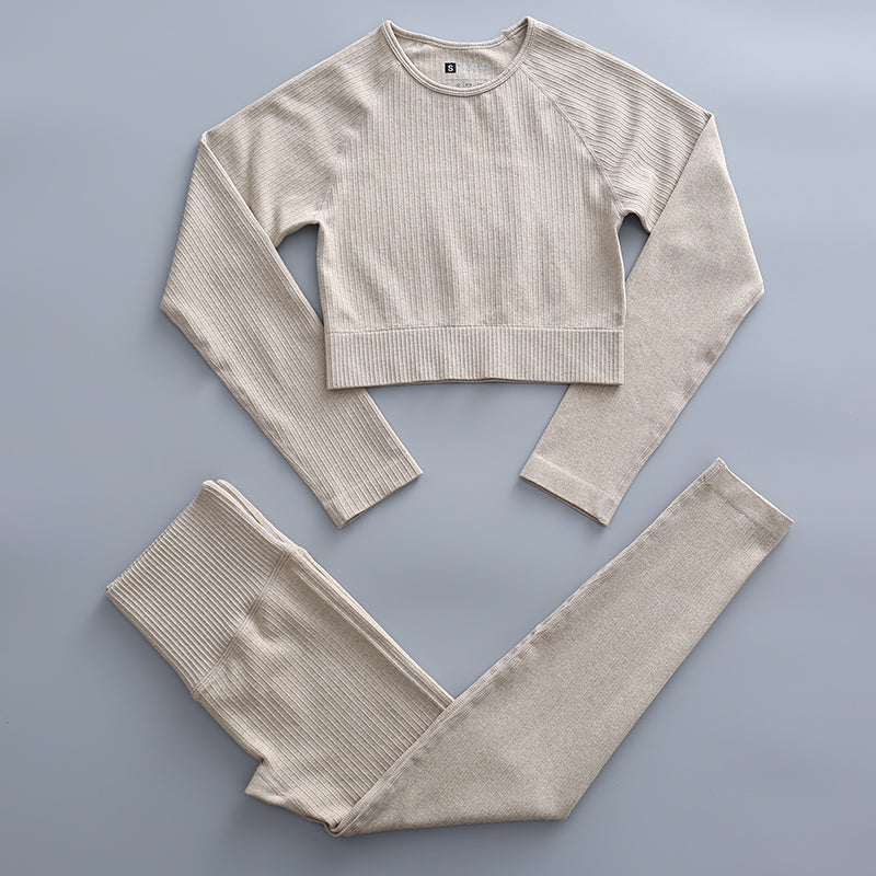 Ensemble de sport avec haut au choix pour femme